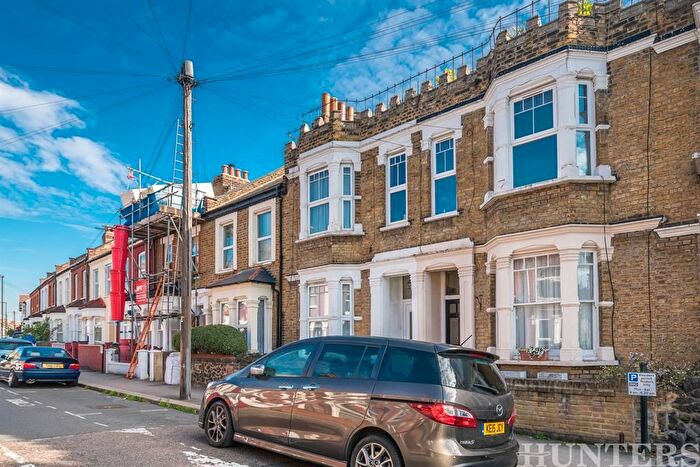 1 Bedroom Flat To Rent In Bedrom Flat For Rent London, N17