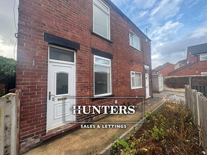 2 Bedroom Semi-Detached House To Rent In Chapel Yard, Knottingley, WF11