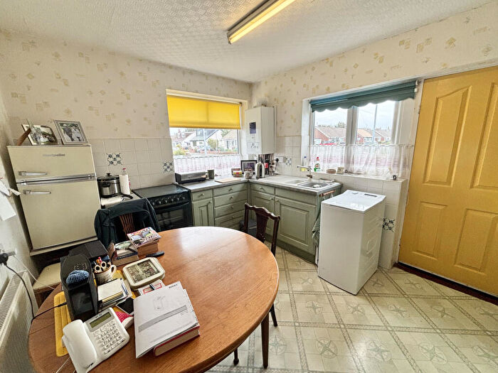 2 Bedroom Bungalow For Sale In Bardsway, Thornton, FY5