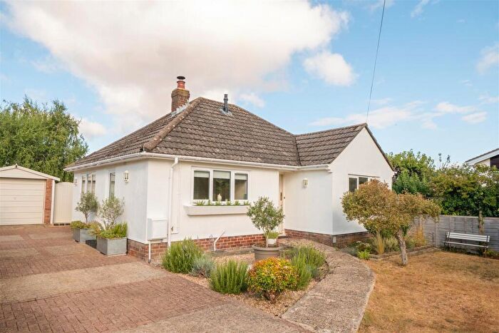 2 Bedroom Detached Bungalow For Sale In Swayne Road, Wilton, SP2