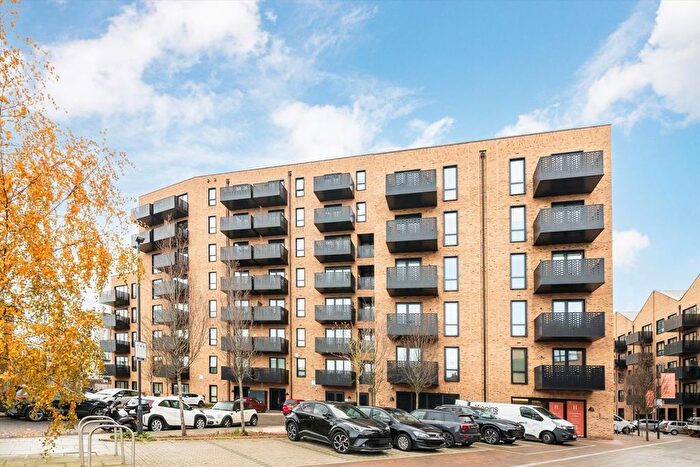 2 Bedroom Flat To Rent In Middle Road, Hanwell, W7