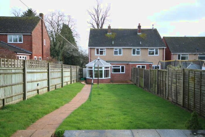3 Bedroom Semi-Detached House For Sale In Churn Road, Compton, Newbury, RG20