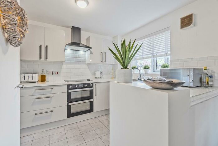 1 Bedroom Flat To Rent In Cumberland Place London, SE6