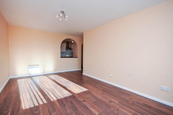 1 Bedroom Flat To Rent In Cumberland Road, SE6