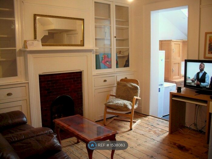 5 Bedroom Terraced House To Rent In West Avenue, Bath, BA2