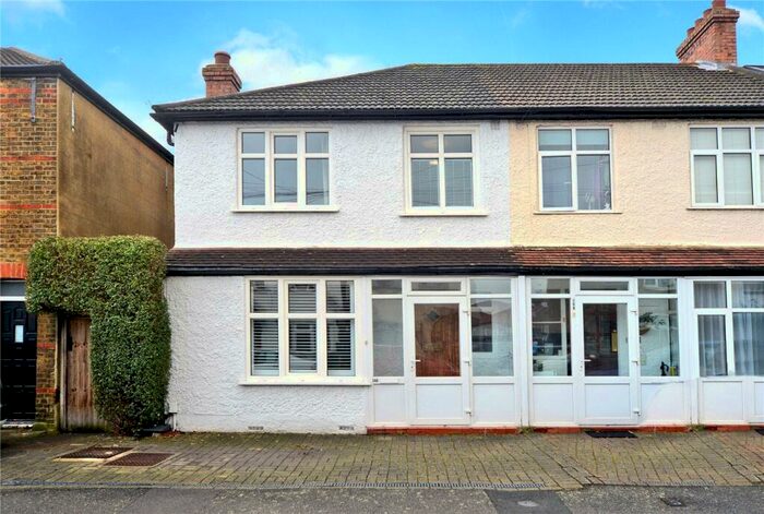 3 Bedroom End Of Terrace House To Rent In Washington Road, Worcester Park, Surrey, KT4