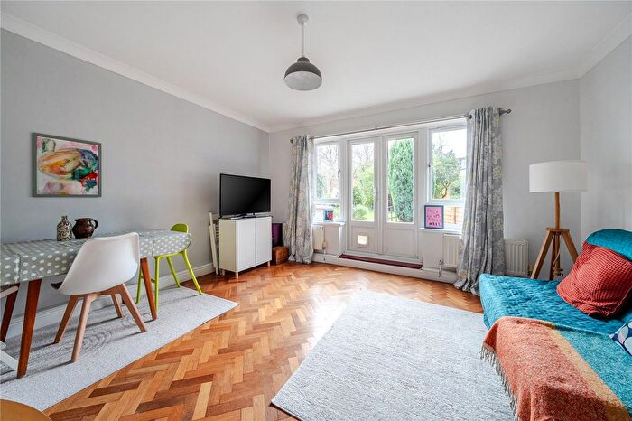 2 Bedroom Flat For Sale In Greenways, Westwood Hill, London, SE26