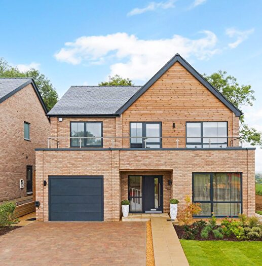 4 Bedroom Detached House For Sale In The Oaks, The Ash, Standish, GL10