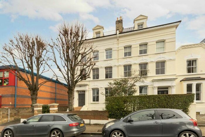 2 Bedroom Flat To Rent In Burston Road, London, SW15