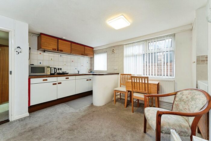 8 Bedroom Terraced House For Sale In Chesterton Road, Cambridge, CB4