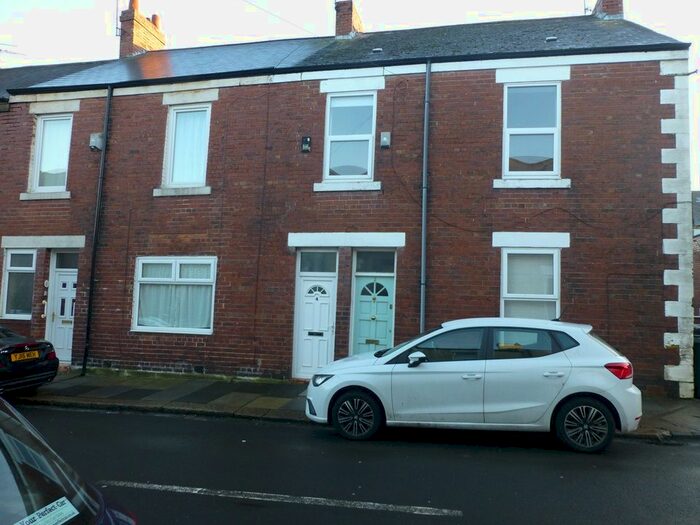 3 Bedroom Flat To Rent In Field Street, South Gosforth, Newcastle Upon Tyne, NE3