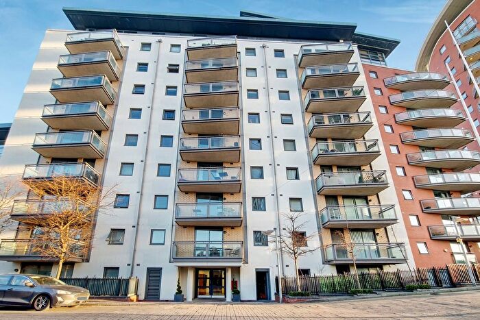 2 Bedroom Flat For Sale In Crews Street, London, E14