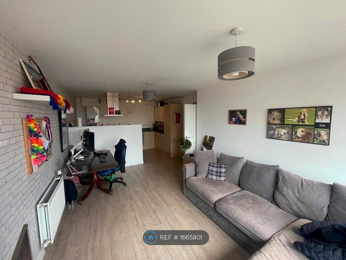 2 Bedroom Flat To Rent In Dunn Side, Chelmsford, CM1