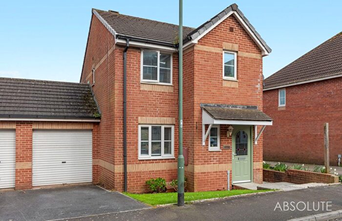 3 Bedroom Link Detached House For Sale In Trelissick Road, Paignton, TQ3
