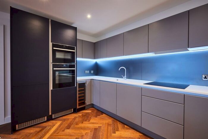 2 Bedroom Apartment To Rent In South Tower, Owen Street, M15