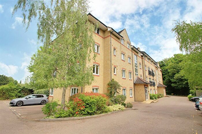 2 Bedroom Flat To Rent In Malin Court, Hemel Hempstead, HP3