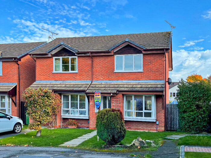 2 Bedroom Semi-Detached House To Rent In Griffon Close, Farnborough, GU14