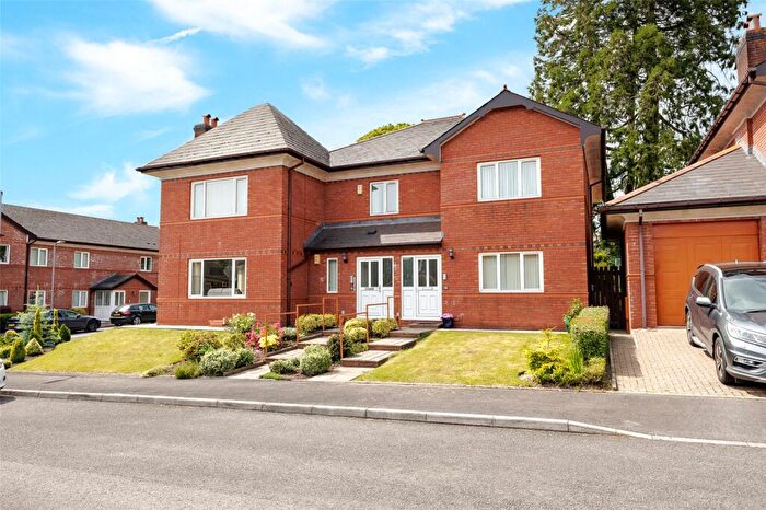 2 Bedroom Maisonette For Sale In Redwood Court, Llanishen, Cardiff, CF14