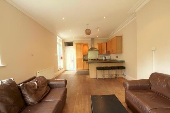 4 Bedroom Flat To Rent In Gloucester Drive, Finsbury Park, N4