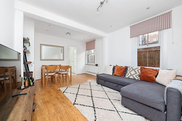 2 Bedroom Flat To Rent In St. Albans Avenue, London, W4