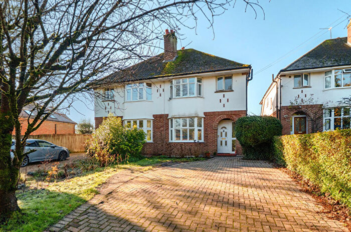 3 Bedroom Semi Detached House For Sale In Anstey Lane, Alton, Hampshire, GU34