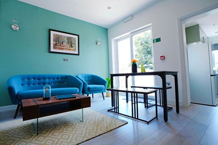 1 Bedroom Property To Rent In Weston Road, Guildford, Surrey, GU2