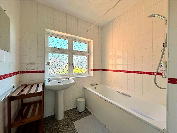 4 Bedroom Detached House For Sale In Buckland Road, Maidstone, Kent, ME16