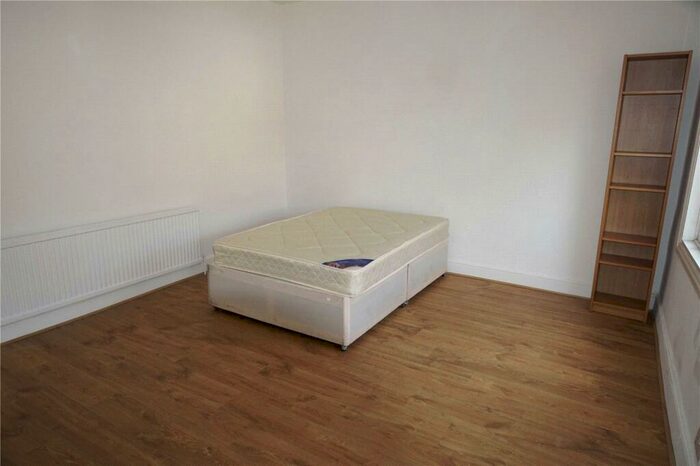 Apartment To Rent In Sussex Way, Holloway, London, N7