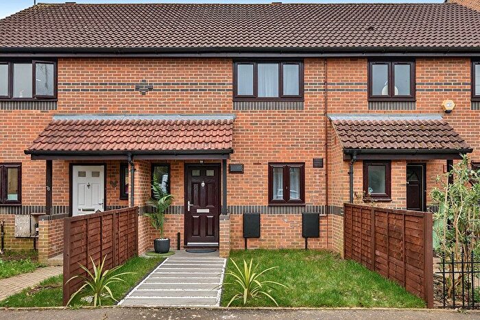 2 Bedroom Terraced House For Sale In Sheridan Road, Richmond, TW10