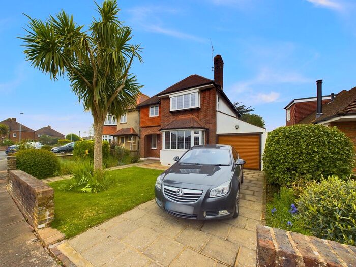 3 Bedroom Detached House To Rent In Loxwood Avenue, Worthing, BN14