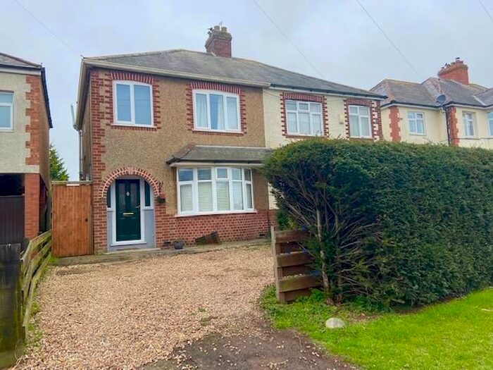 3 Bedroom Property To Rent In Towcester Road, Old Stratford, Milton Keynes, MK19