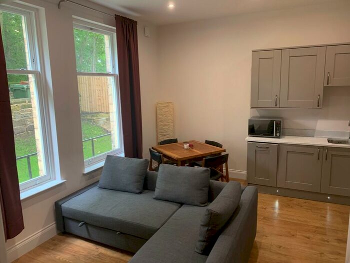 2 Bedroom Duplex To Rent In Hollin Lane, Leeds, West Yorkshire, LS16