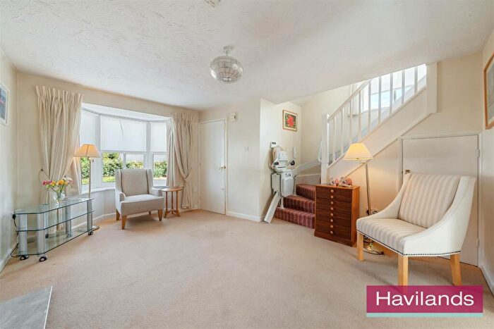2 Bedroom Semi-Detached House For Sale In Laidlaw Drive, London, N21