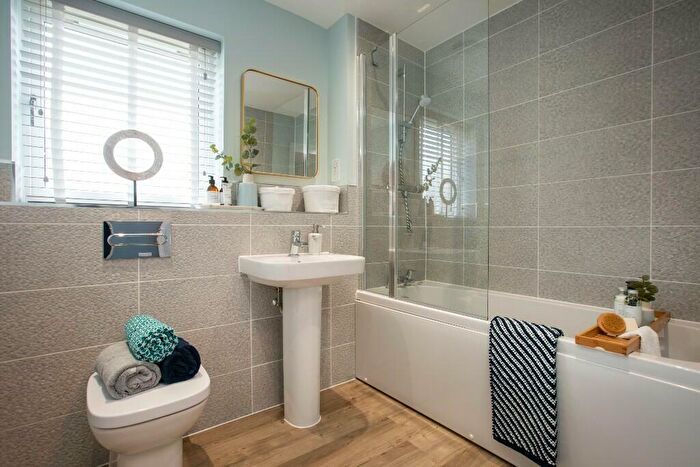 2 Bedroom Apartment For Sale In The Canthook, Old Royal Chace, Enfield, EN2