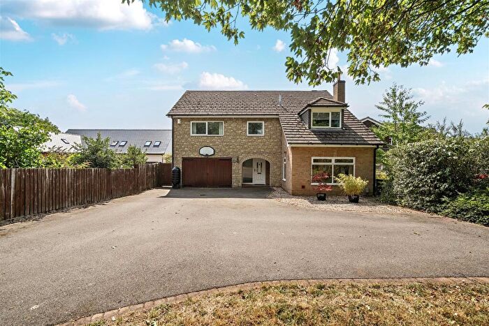 6 Bedroom Detached House For Sale In Bradden Road, Greens Norton, NN12