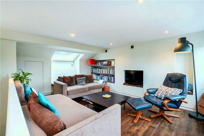 2 Bedroom Maisonette To Rent In Ellingham Road, Shepherds Bush, London W12