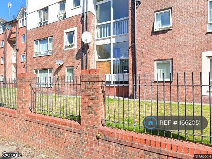 2 Bedroom Flat To Rent In Sugar Mill Square, Salford, M5