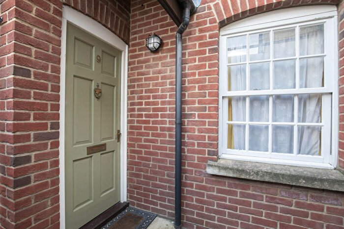 1 Bedroom Semi-Detached House To Rent In New Street, Cheltenham, GL50