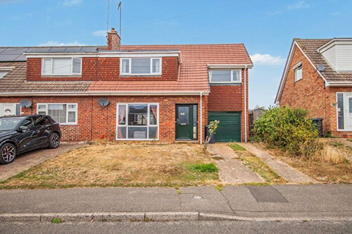 4 Bedroom Semi-Detached House For Sale In Fenland Road, King's Lynn, PE30