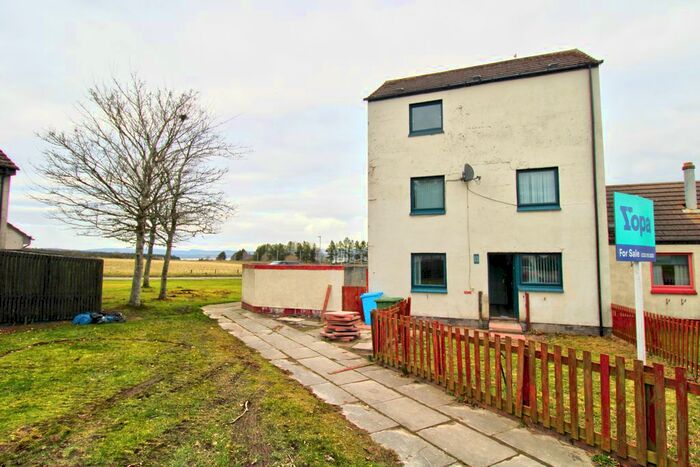 3 Bedroom Semi-Detached House For Sale In Jubilee Drive, Tain, IV19