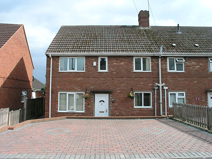 3 Bedroom Semi-Detached House To Rent In Woodcross Street, Bilston, WV14