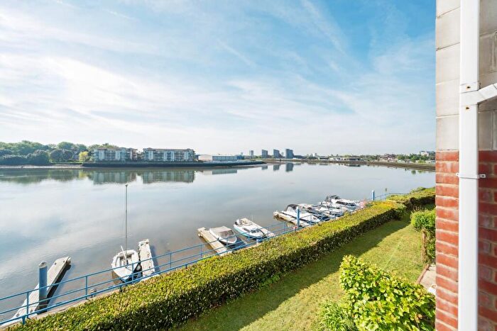 2 Bedroom Flat For Sale In Horseshoe Bridge, St Denys, Southampton, Hampshire, SO17
