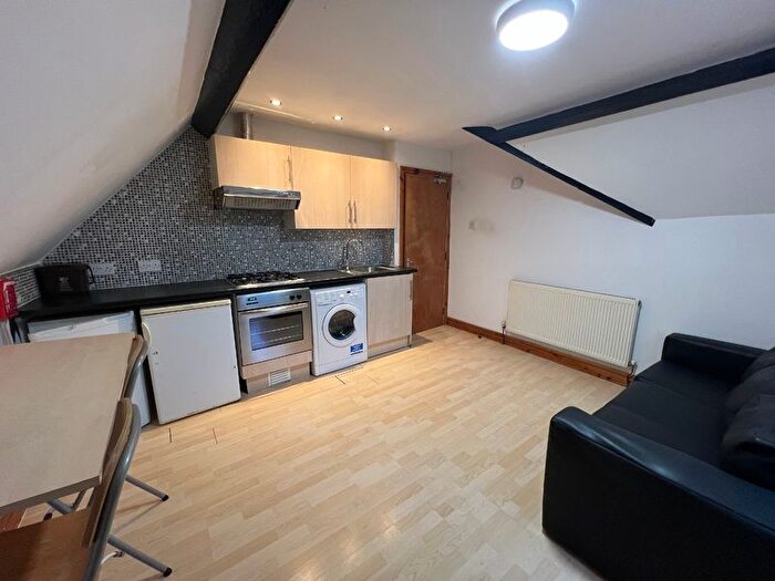 2 Bedroom Flat To Rent In Richmond Road, Roath, Cardiff, CF24