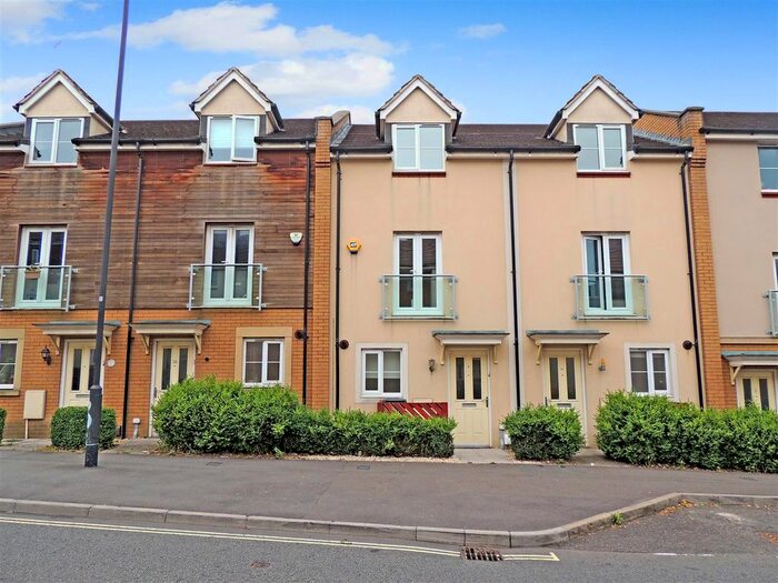 3 Bedroom Terraced House To Rent In Dorian Road, Horfield, Bristol, BS7