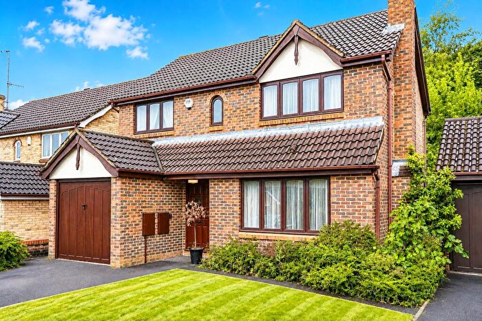 4 Bedroom Detached House For Sale In Bluebell Close, Hertford, SG13
