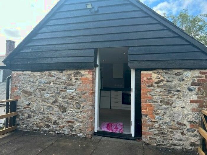 1 Bedroom Flat To Rent In Gittisham, Honiton, EX14