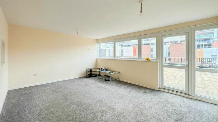 3 Bedroom Maisonette To Rent In St. Catherines Place, Bedminster, Bristol, BS3