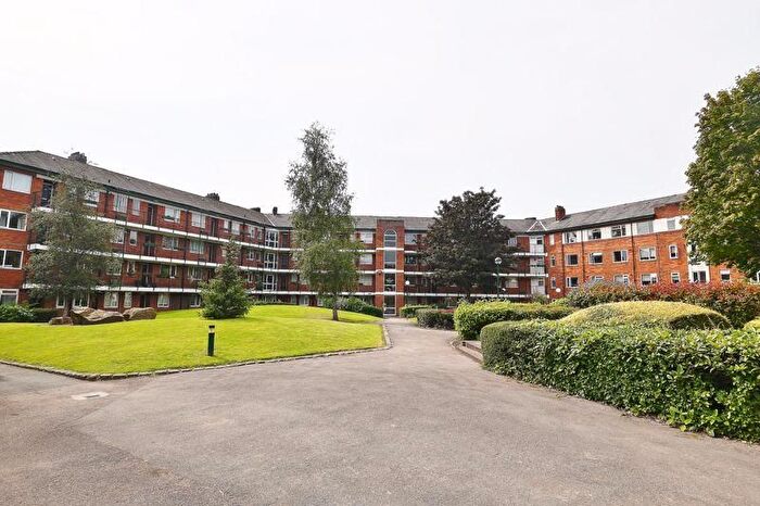 2 Bedroom Flat To Rent In Eccles New Road, Salford, M5