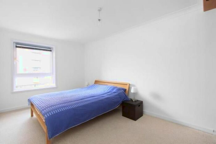 4 Bedroom Town House To Rent In Cyclops Mews, Isle Of Dogs, E14
