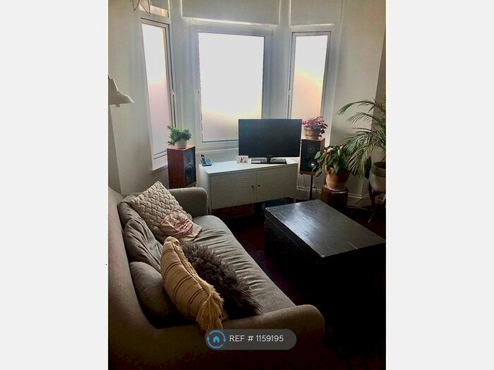 1 Bedroom Flat To Rent In Moorland Rd, Cardiff, CF24